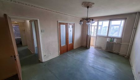 De vânzare: ap. 3 camere - de renovat- bloc reabilitat -Drumul Taberei