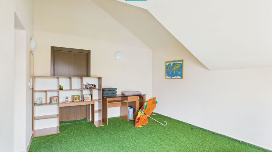 Casă  spațioasă cu 5 camere, Aradului - Poză 11