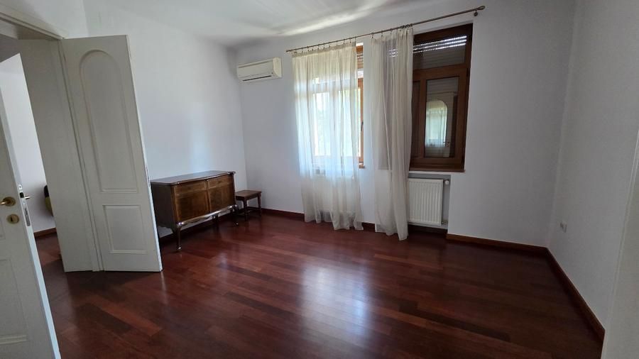 Apartament  in vila Pangratti // Televiziune - Poză 6