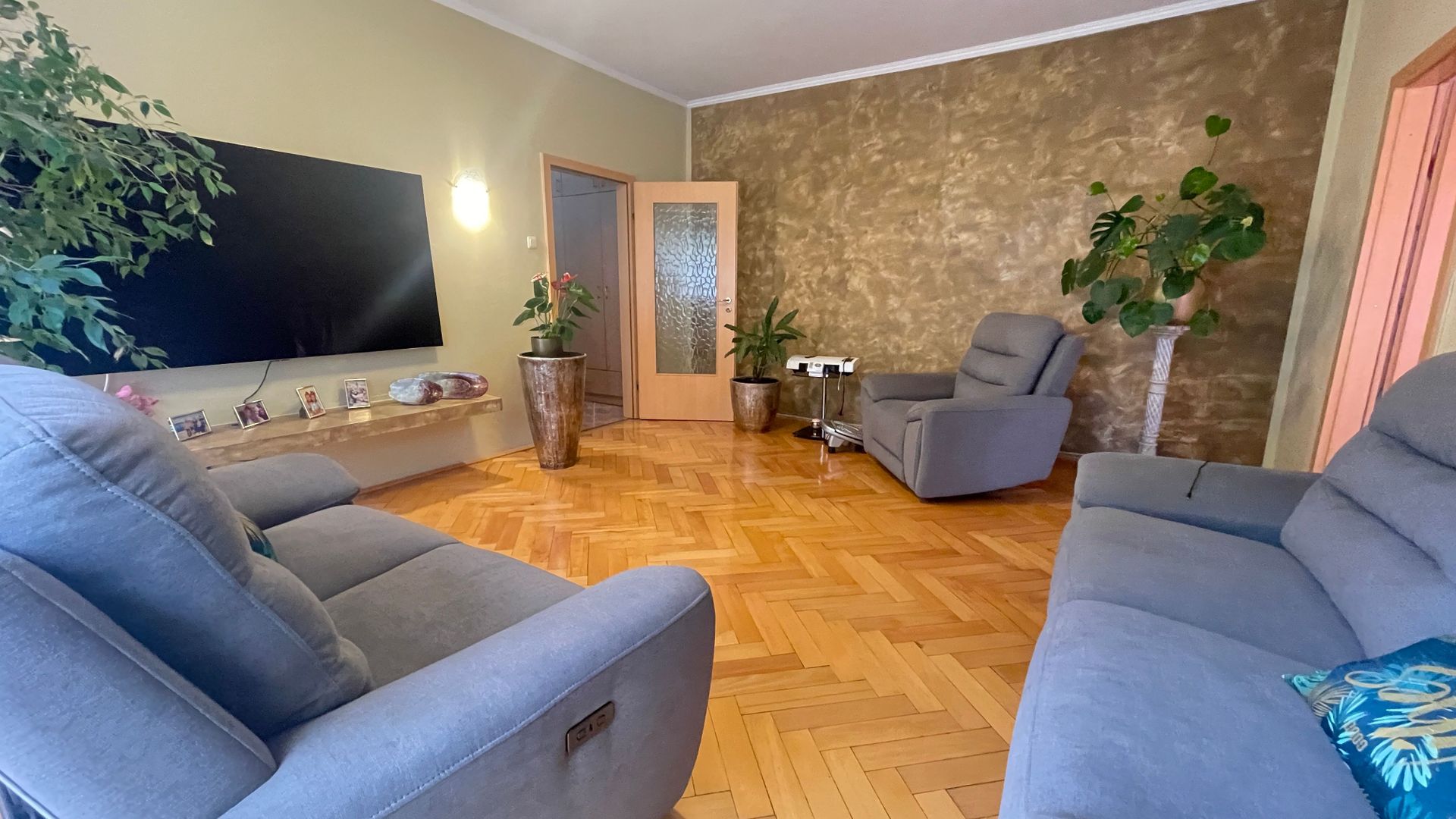 Apartament frumos in  zona Prefectura-Medicina - Poză 1