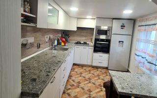 Casă cu 5 camere,  S+P+Mansarda-zona centrală Oradea(Strada Primariei) - Poză 9