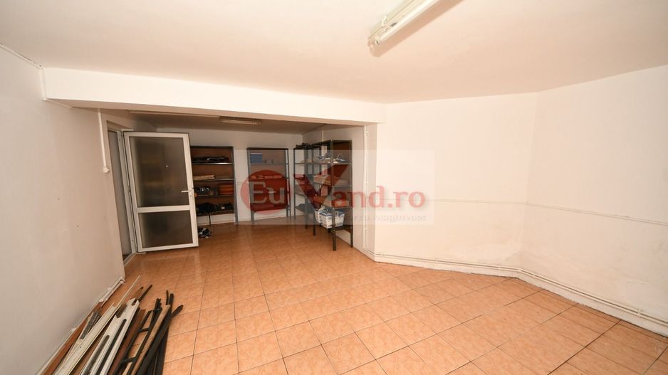 Vila spatioasa, pretabil pentru locuit/clinica, zona Micro 17 – Galati - Poză 5