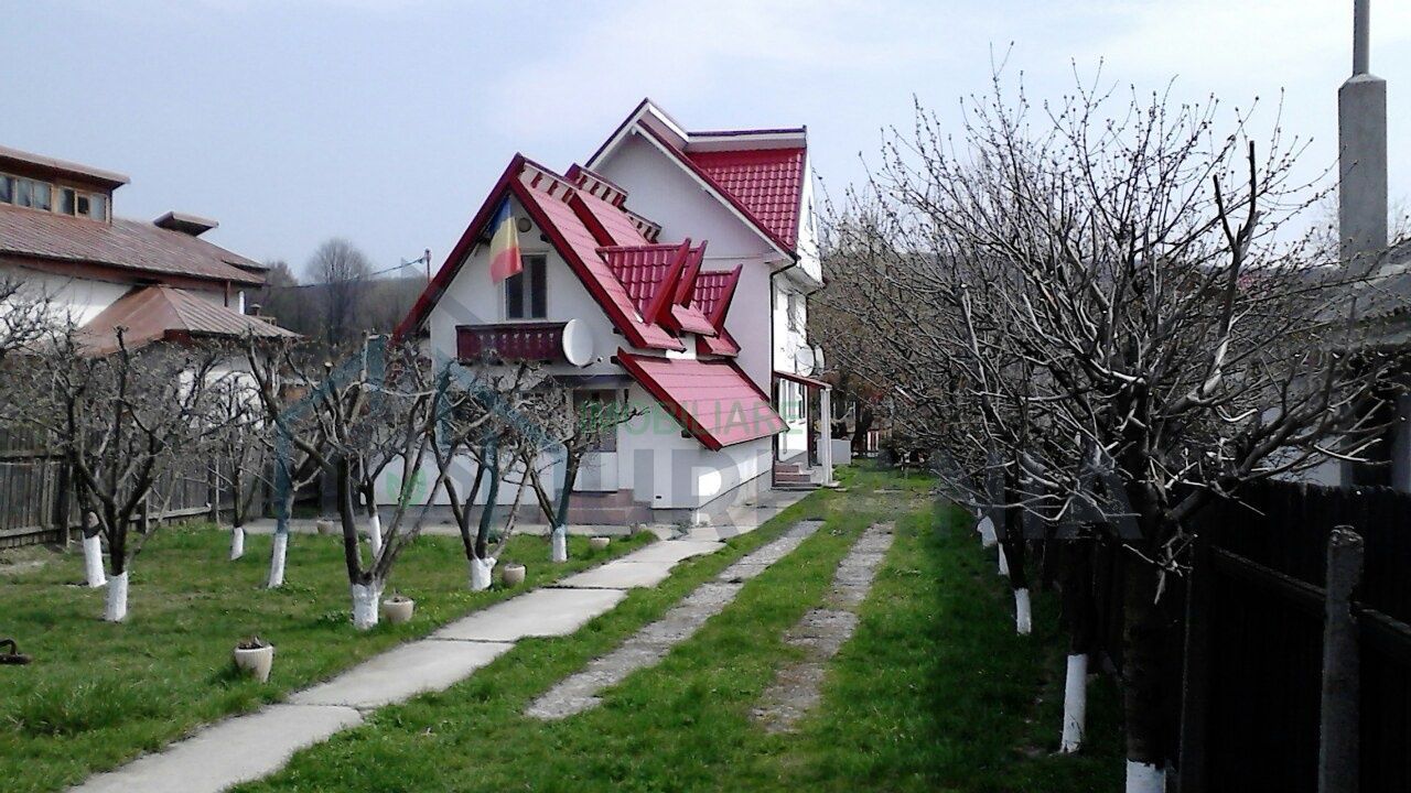 Casă cu etaj, 4 dormitoare, 1750 mp teren, Ciurea – 16 km de Iași - Poză 1