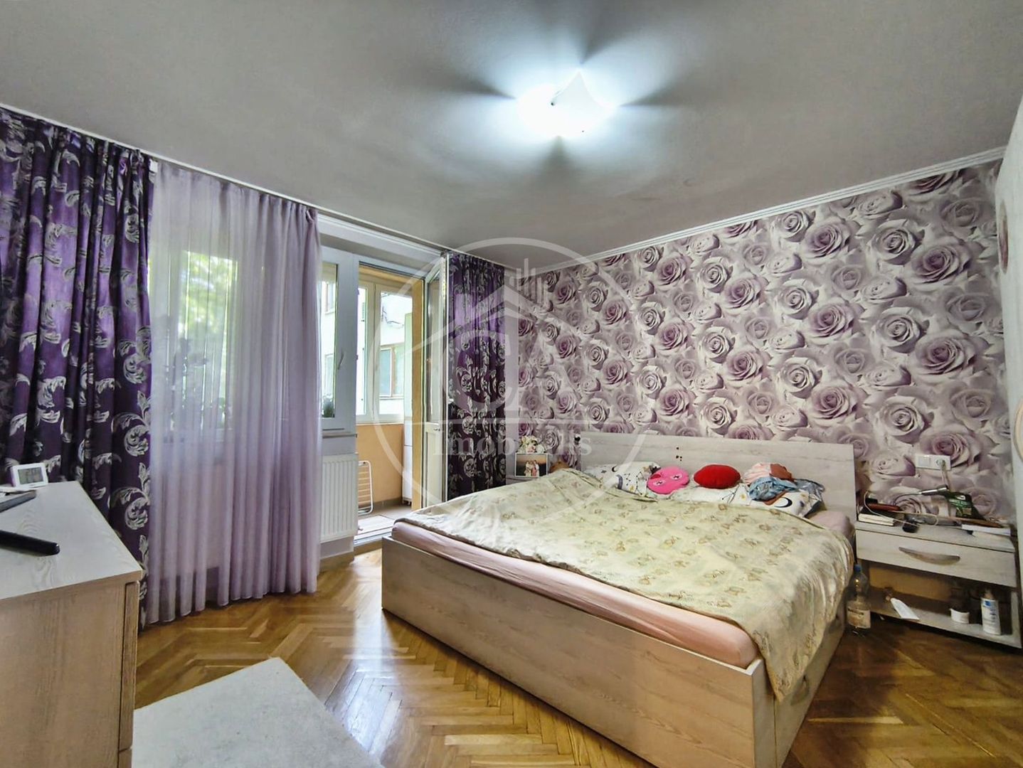 Apartament de vânzare cu 4 camere în zona Decebal, Oradea - Poză 1
