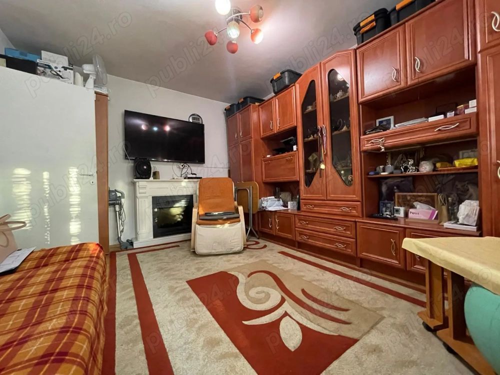 3 camere decomandat Calea Sagului etaj 1 - Poză 1