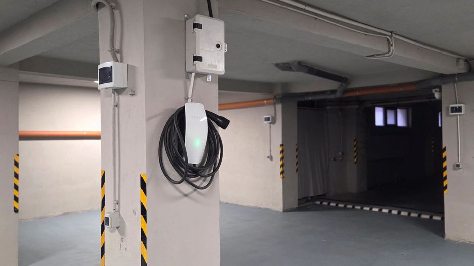 Spatiu subsol 227mp cu parcari subterane si boxe - Poză 3