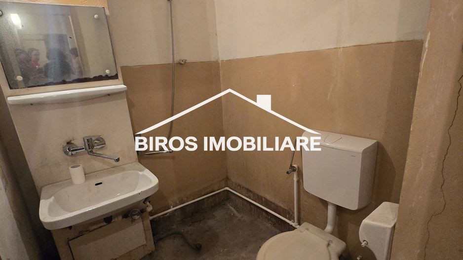 4 decomandate Rovine - Pizza Ibiza - Poză 5