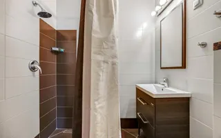 Casa pe 3 niveluri | Terasa cu priveliste | 3 parcari | Pozitie centrala - Poză 32