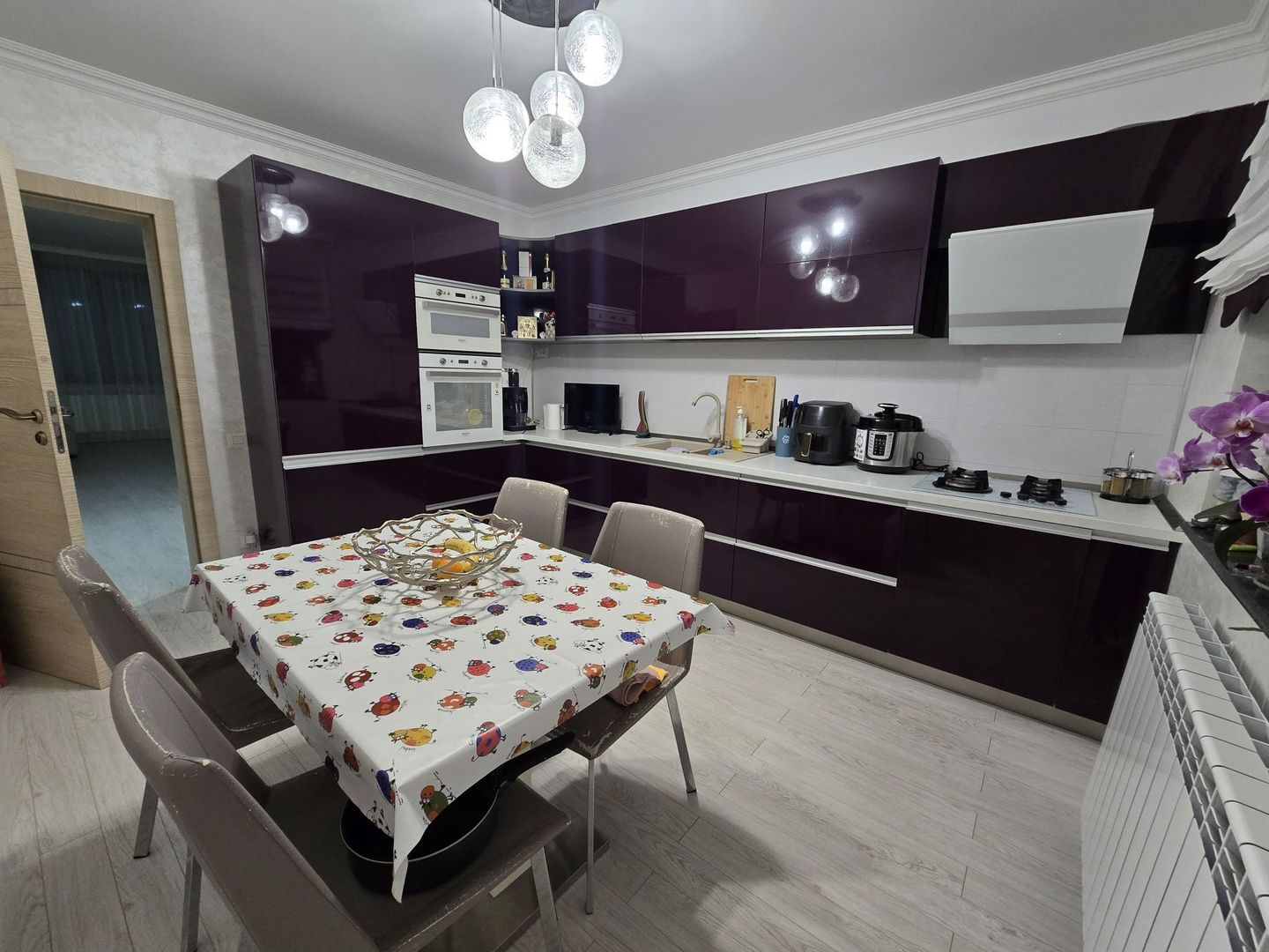 🏡✨ CASĂ PREMIUM  ȘENDRENI – 305 MP LOCUIBILI, TEREN 1.000 mp - Poză 3