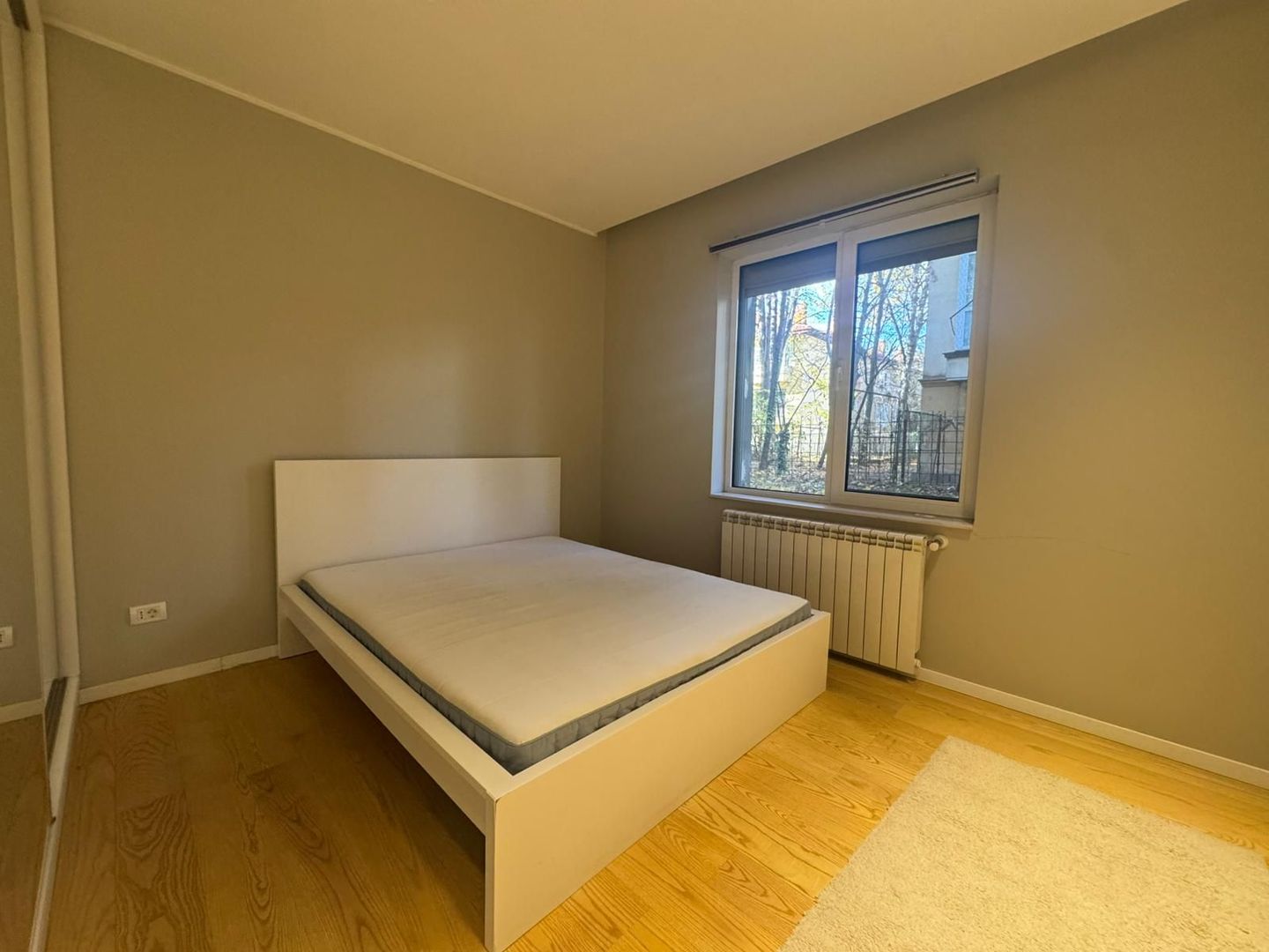 2 CAMERE DECOMANDAT || Primaverii || Jean Monet - Poză 10