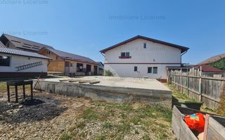 Proprietate in Cristian cu trei constructii+o fundatie,450000euro - Poză 5
