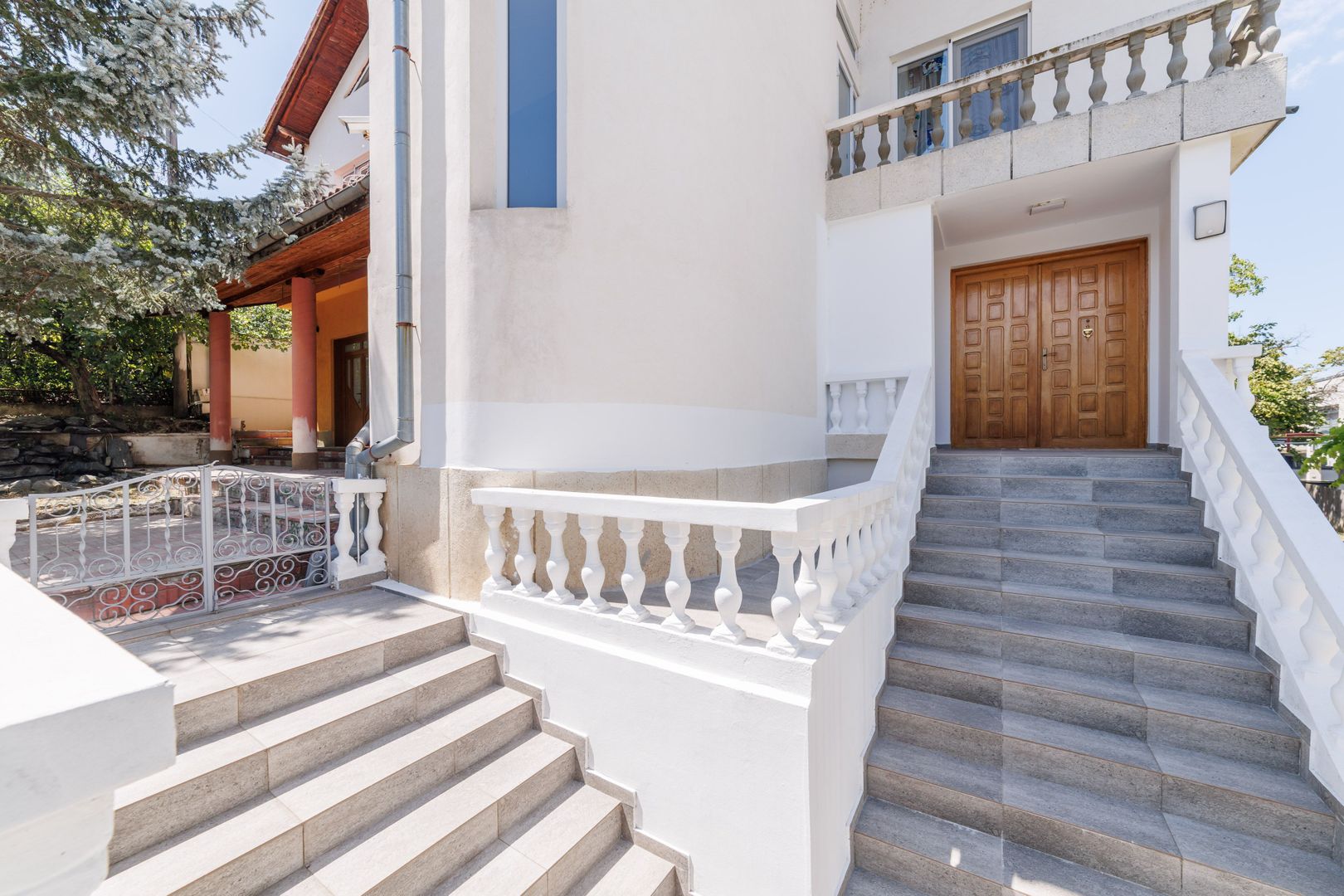 Proprietate multifunctionala | Doua cladiri | 581 mp | Pitesti - Poză 32