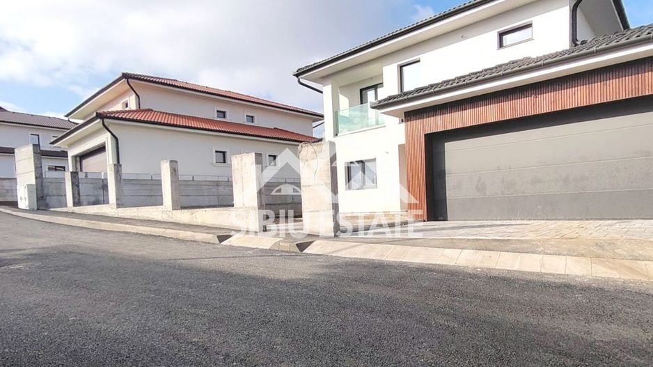 Casa individuala SIBIU, Selimbar, camere mari, 4 bai, garaj - Poză 11