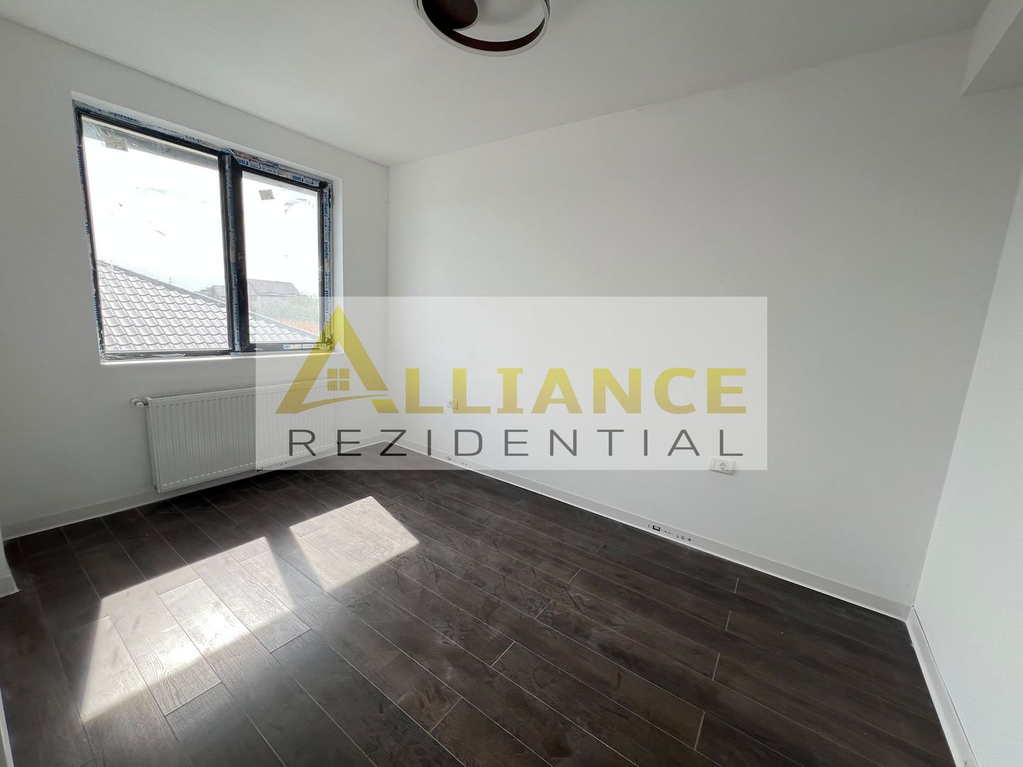 Vila de vanzare-4 camere-2 bai-Teren 350 MP - Poză 9