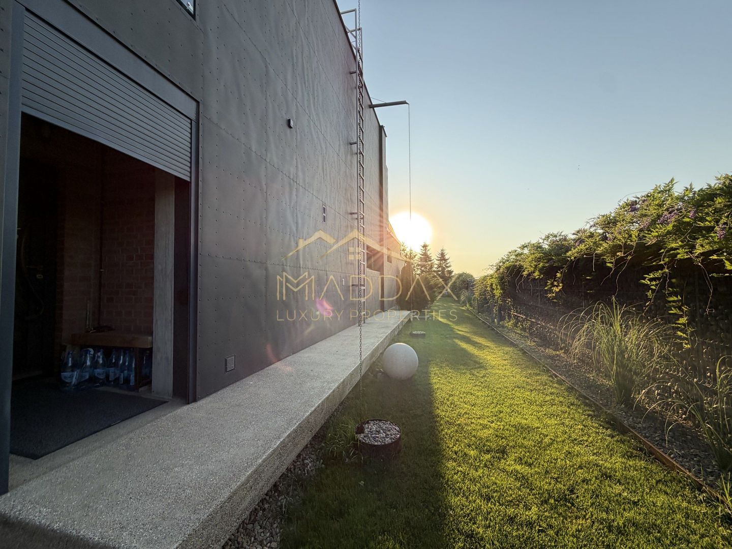 Vila Exclusivista *2223mp teren* / Piscina proprie / 5 garaje / Otopeni - Poză 44