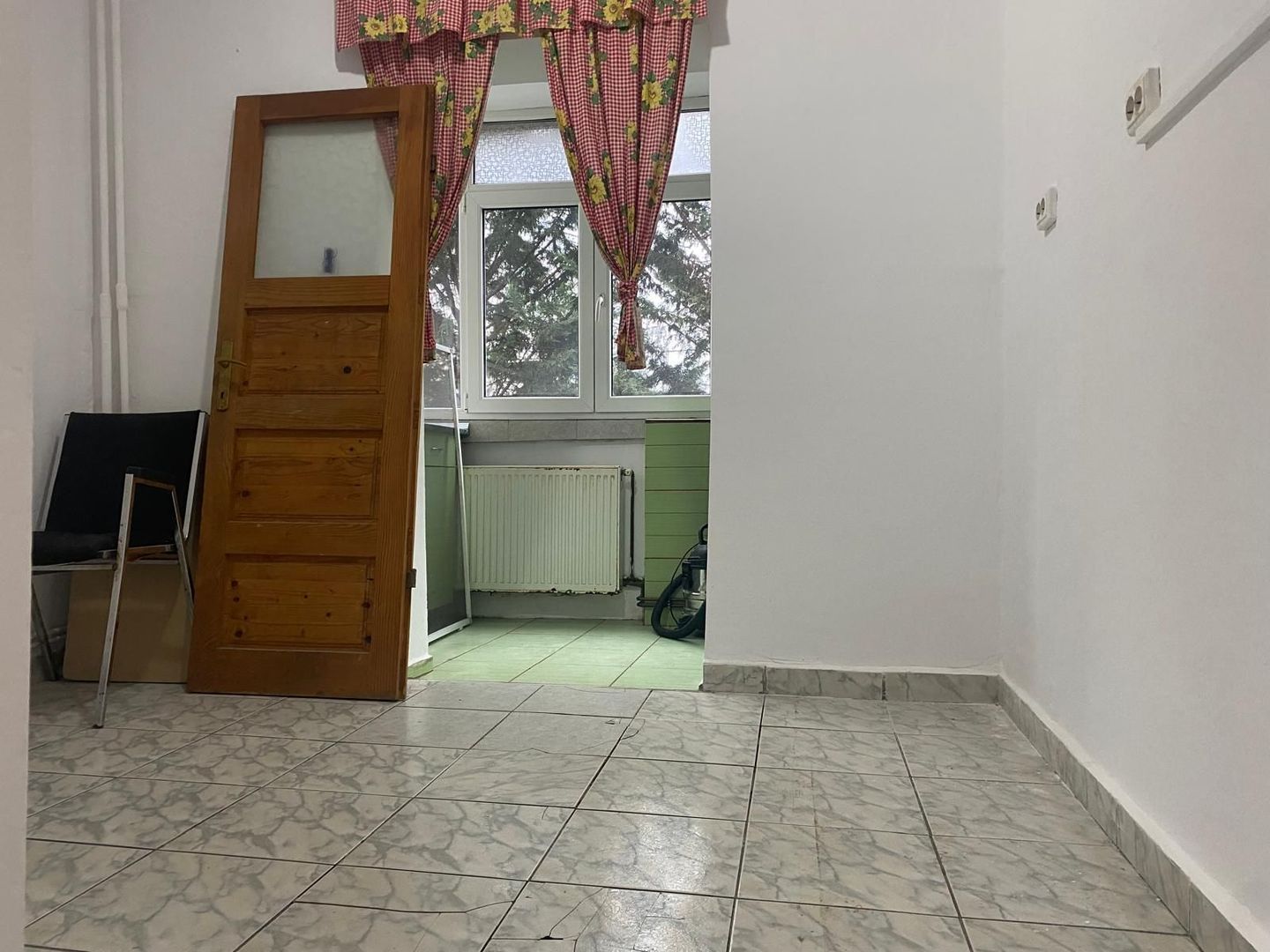 Vanzare apartament cu 3 camere,etajul 1,decomandat - M3, Târgoviște - Poză 7