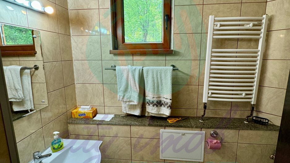 Oază de liniște și confort la poalele pădurii – Casa ta de vis! - Poză 10