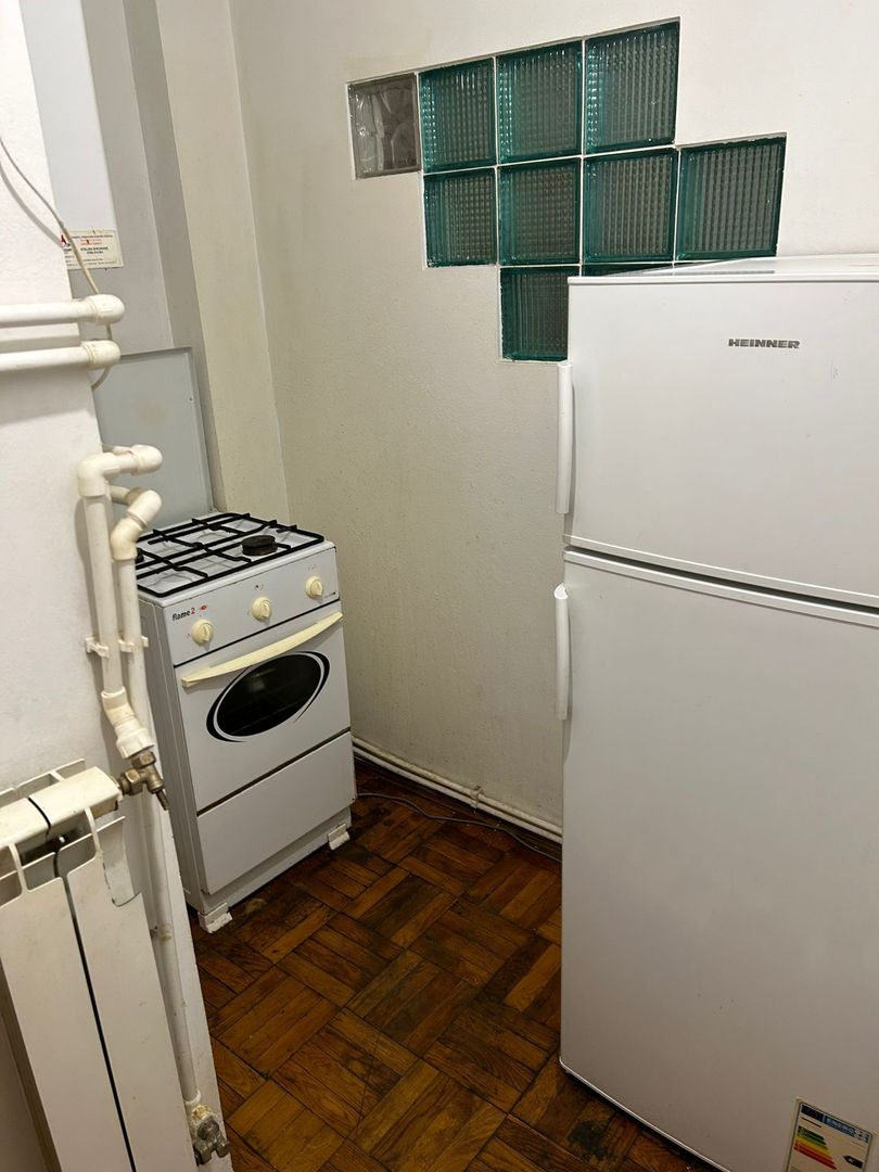 Garsoniera de inchiriat in zona Universitate, ultracentral, cu centrala proprie - Poză 1