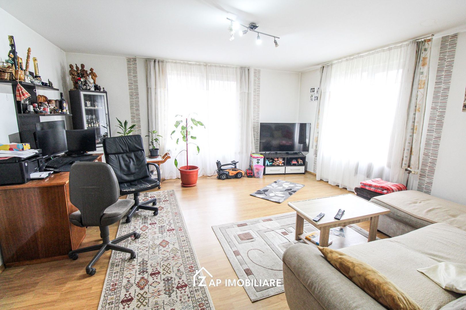 Casa individuala P+M cu teren 534 mp si garaj – Aproape de oras - Poză 4