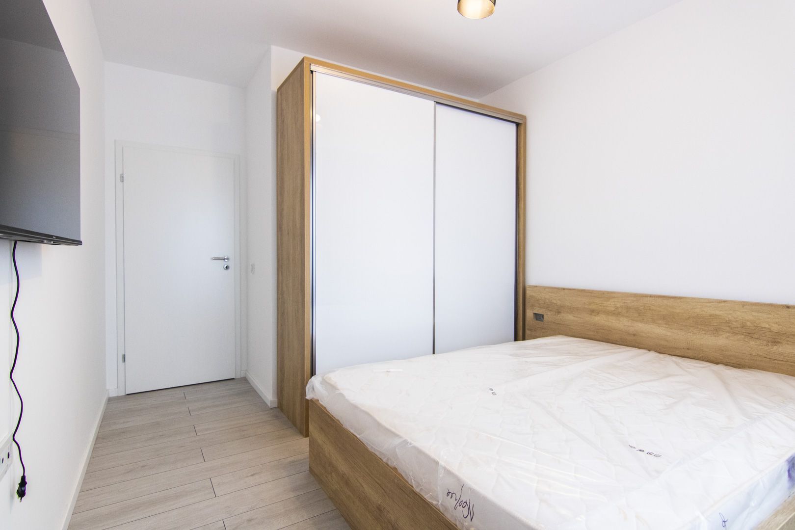 PRIMA INCHIRIERE, 2 camere, 57 m,mobilat +utilat, disponibil, METROU V.IALOMITEI - Poză 7