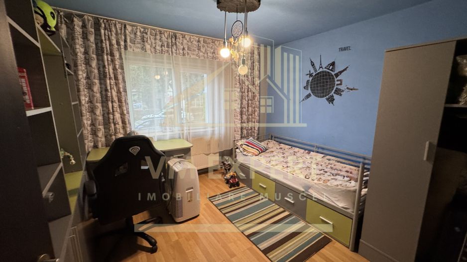 APARTAMENT 3 CAMERE PARTER ZONĂ ULTRACENTRALĂ CAMPULUNG - Poză 3