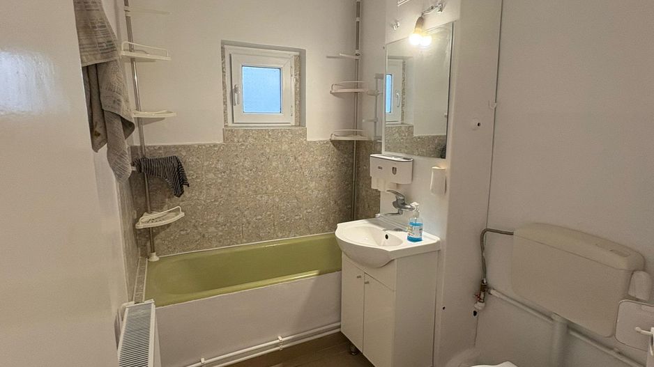 De inchiriat apartament cu 2 camere nemobilat, I. C. Frimu, etaj 3, 300 Eur - Poză 8
