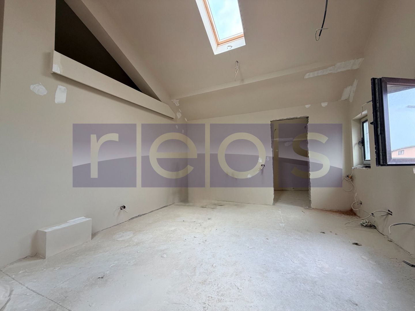 VANZARE 4 CAMERE | 136 MP UTILI | LOC DE PARCARE INCLUS | JIULUI - Poză 5