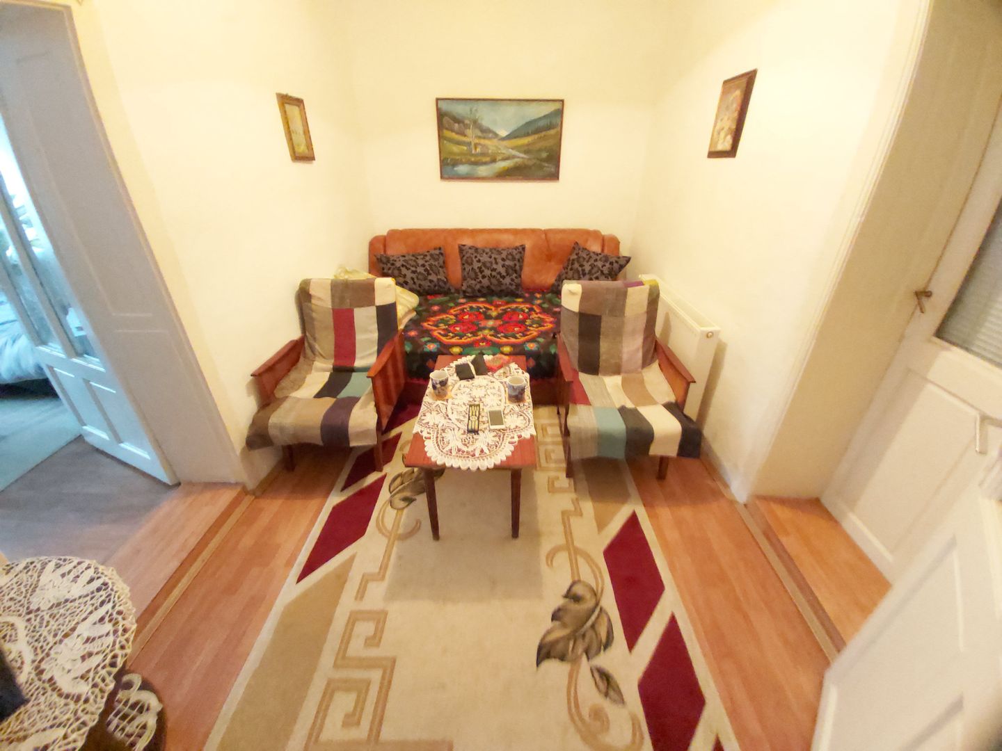 Casa de vanzare cu teren generos - Poză 4