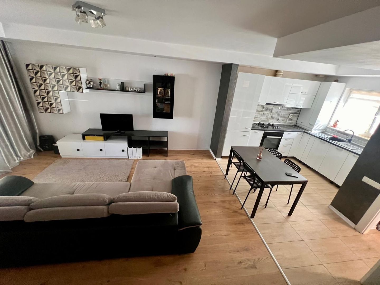 Vila 3 camere Cosmopolis - Poză 4