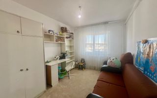 Apartament cu 3 camere decomandate - Poză 1