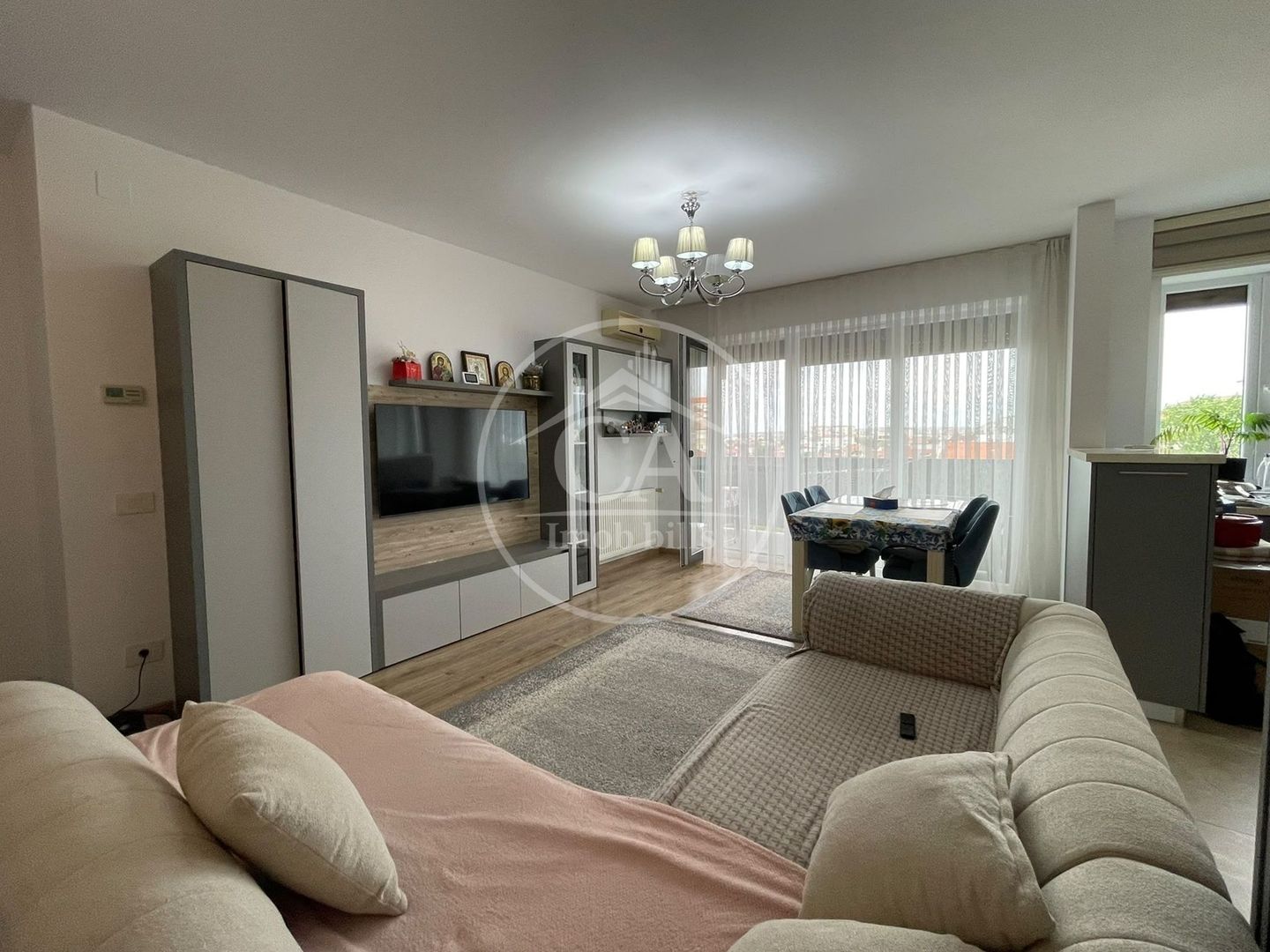Apartament de vanzare cu 3 camere în zona Calea Aradului, Oradea - Poză 4