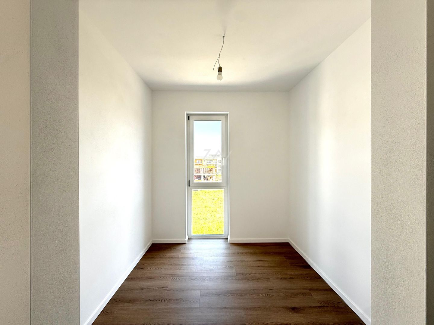 Ap pe 2 niveluri. 4 camere, 2 bai. 2 locuri de parcare. - Poză 7