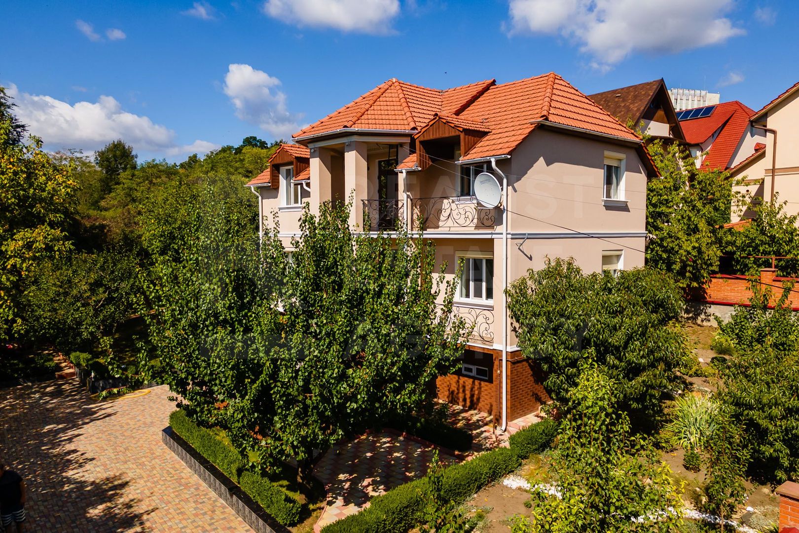Vânzare, casă, 5 camere, str. Gura Văii, sect. Riscani - Poză 2