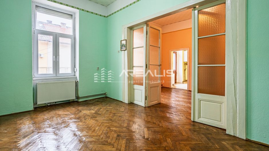 Apartament 2 camere ultracentral, cu loc de parcare - Poză 1