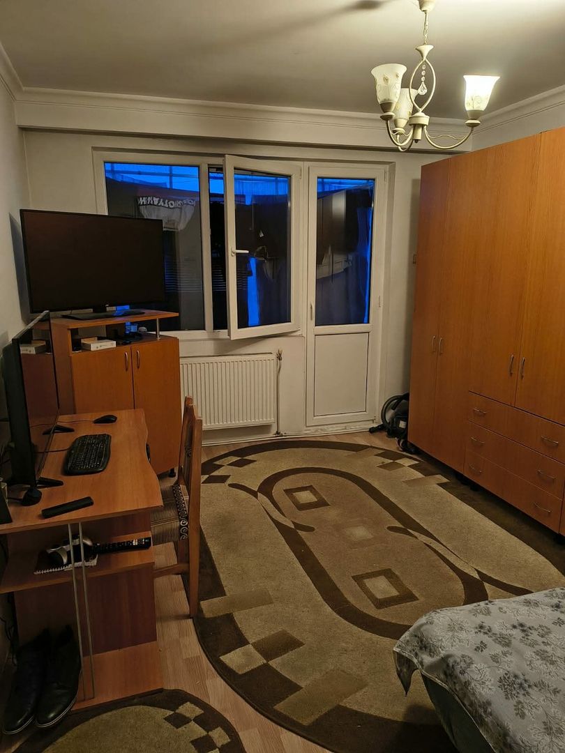 Apartament cu 4 camere, etaj 3, VASLUI zona CENTRU - DONICI; - Poză 3