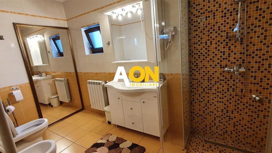 Casa 10 camere, ideala ca pensiune, zona Cetatii Alba Carolina - Poză 11