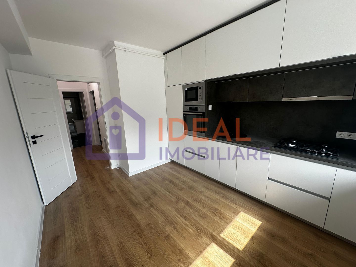 Apartament 2 camere si balcon, zona Calea Surii Mici - Poză 2