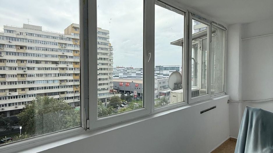 De vânzare 4 camere, spațios, 2 băi, 2 balcoane, lângă Mega Mall - Poză 6