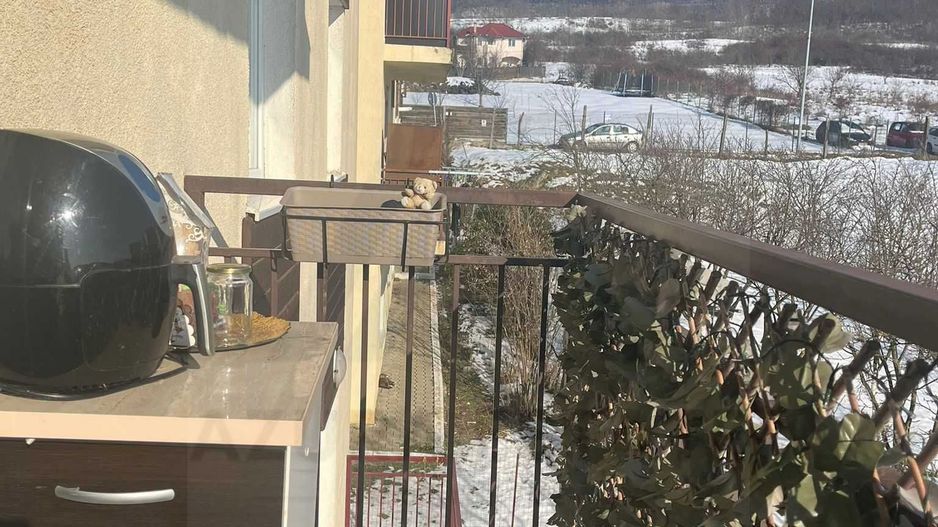 Apartament modern 2 camere etaj 1 baie cu geam si boxa in Gusterita - Poză 8