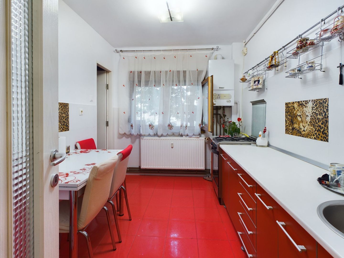 Apartament cu 4 camere, Miorița - Poză 2