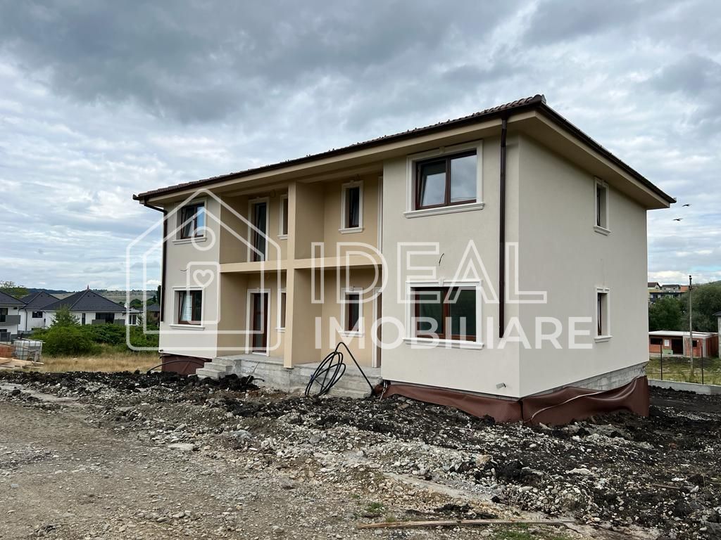 Casa Tip Duplex cu 4 camere si 366 mp teren, in Cisandie - Poză 11