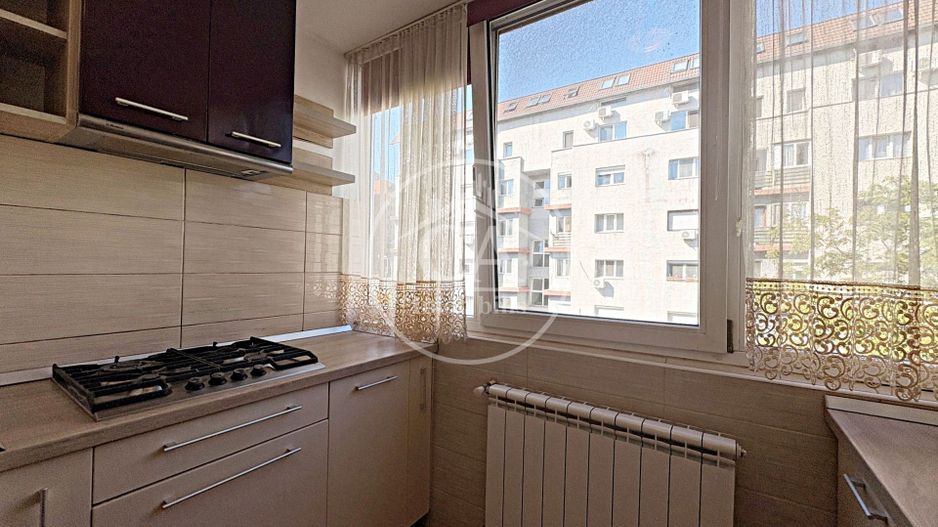 Apartament cu 3 camere de închiriat în zona Rogerius, Oradea - Poză 10