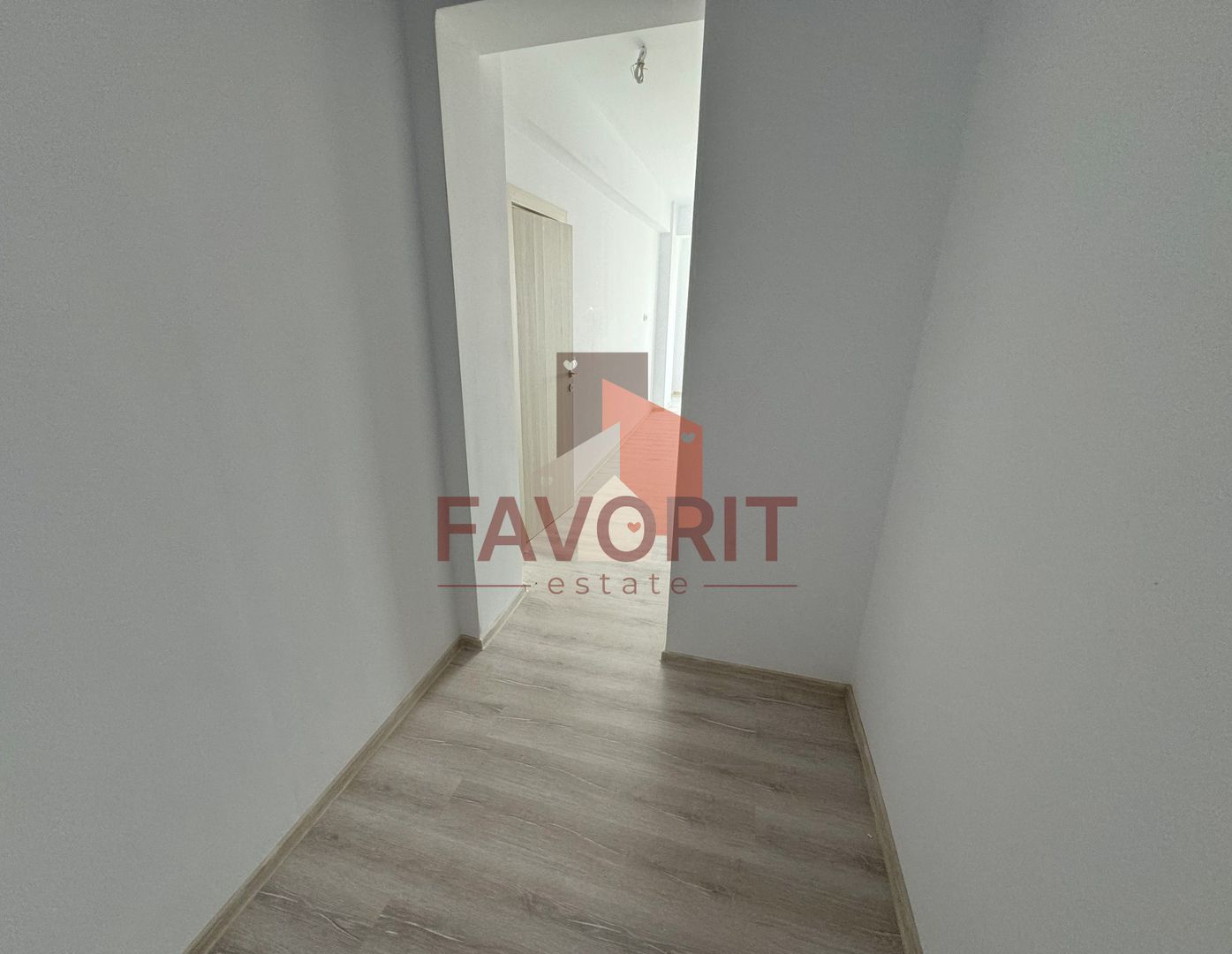 Langa ESO. 73 mp. Bloc nou cu lift. - Poză 9