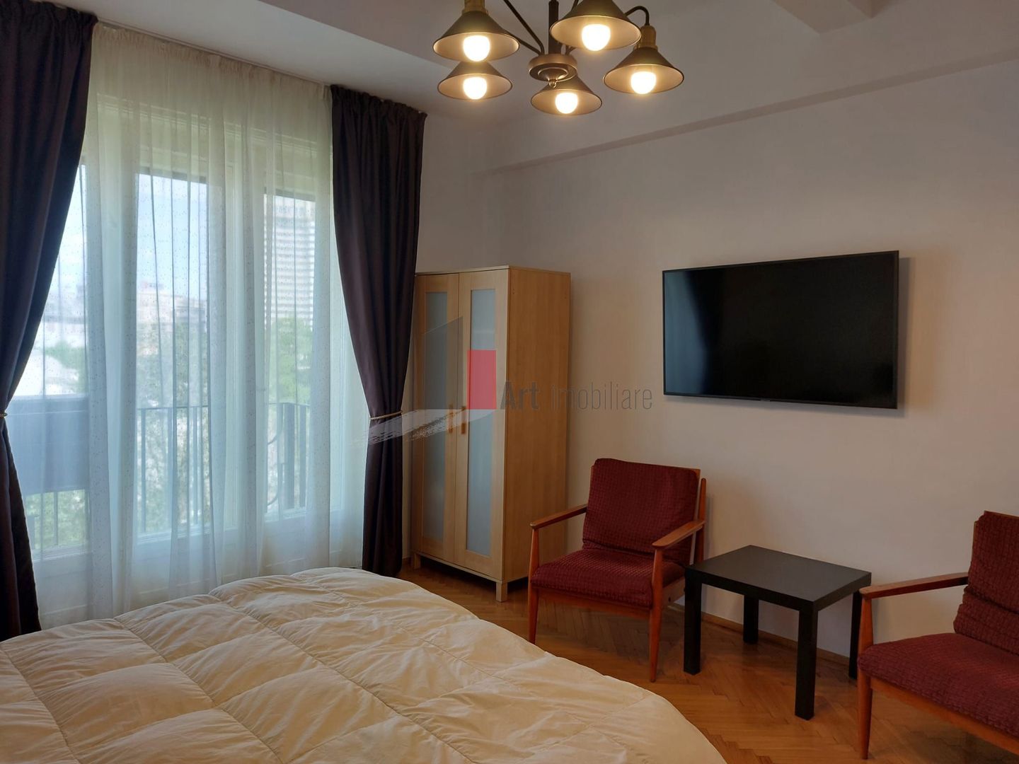 Garsoniera "VALENTA",  vedere "SPLENDIDA"  Piata Universitatii - Poză 11