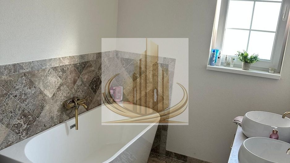 Casa in stil mediteranean, ultrafinisată 5 camere, 3 bai + curte. - Poză 27