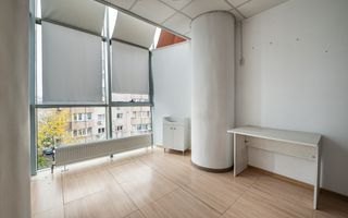 Cladire de birouri Vitan pretabilă pentru diverse afaceri. - Poză 9