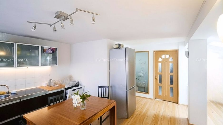 Vila D+P+1+M,Otopeni,300 mpu,ultracentral - Poză 10