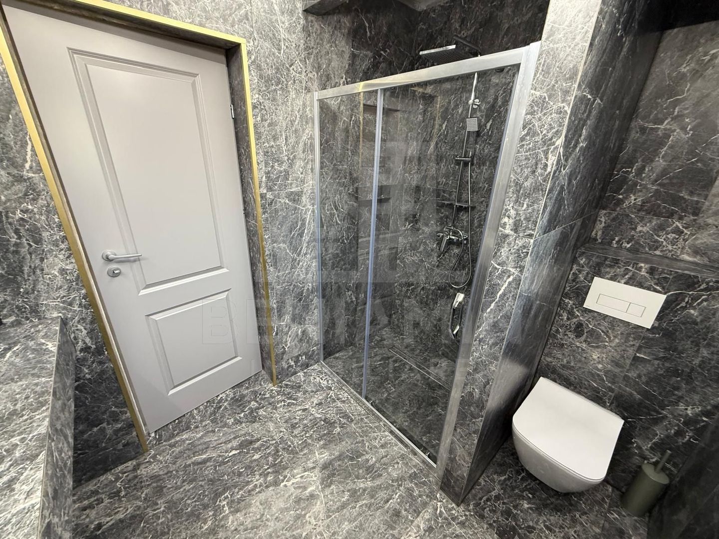 Casa Moderna-Lux-La cheie-Mobilata-Utilata-Model deosebit-Libera - Poză 8