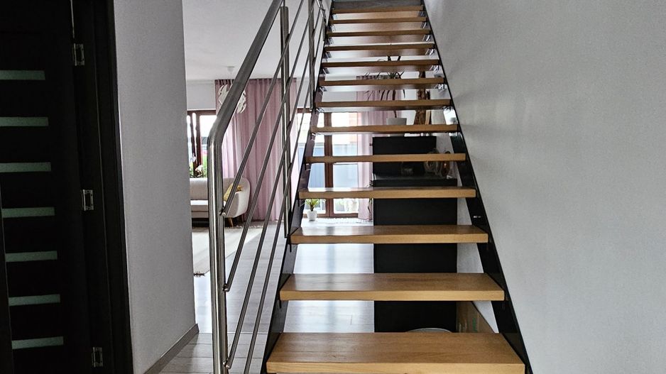 Casă P+E modernă, complet utilată – Brașov, zonă rezidențială liniștită - Poză 9