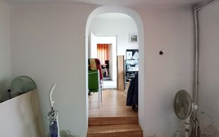 Casa si teren de 916mp in Sacele,cu front la B-dul Brasovului - Poză 6
